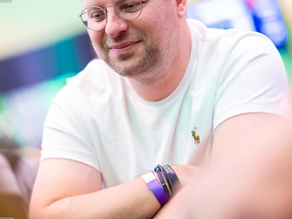 យុទ្ធសាស្ត្រកាស៊ីណូ: បច្ចេកវិទ្យា និងការវិនិយោគ